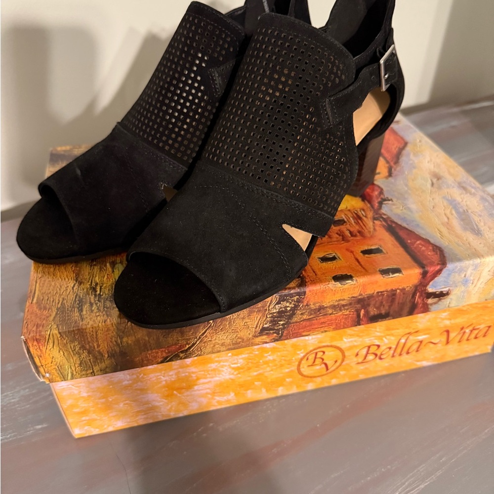 Bella Vita Black Peep-Toe Heels